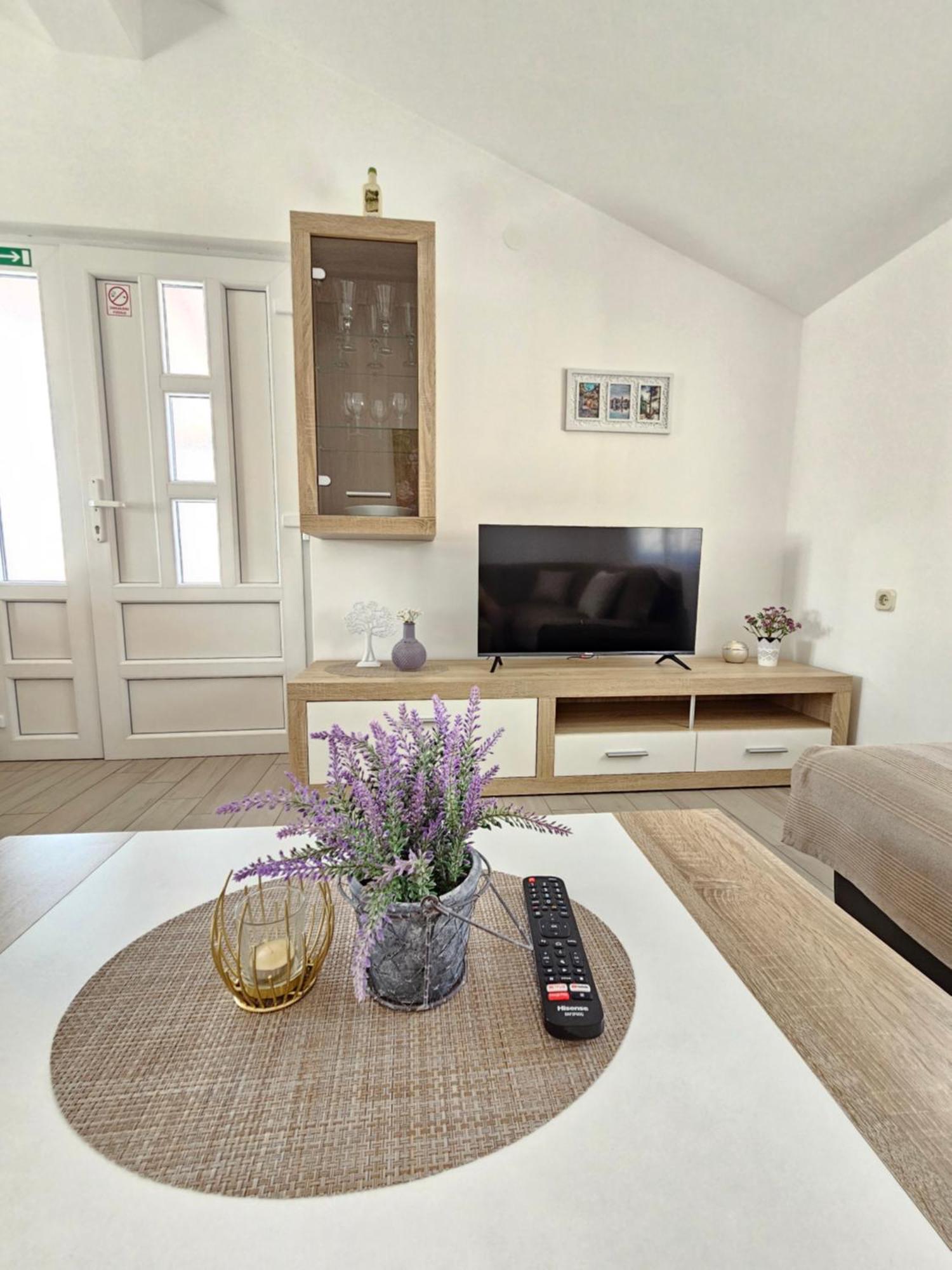 Apartment Vip พิโรวัซ ภายนอก รูปภาพ