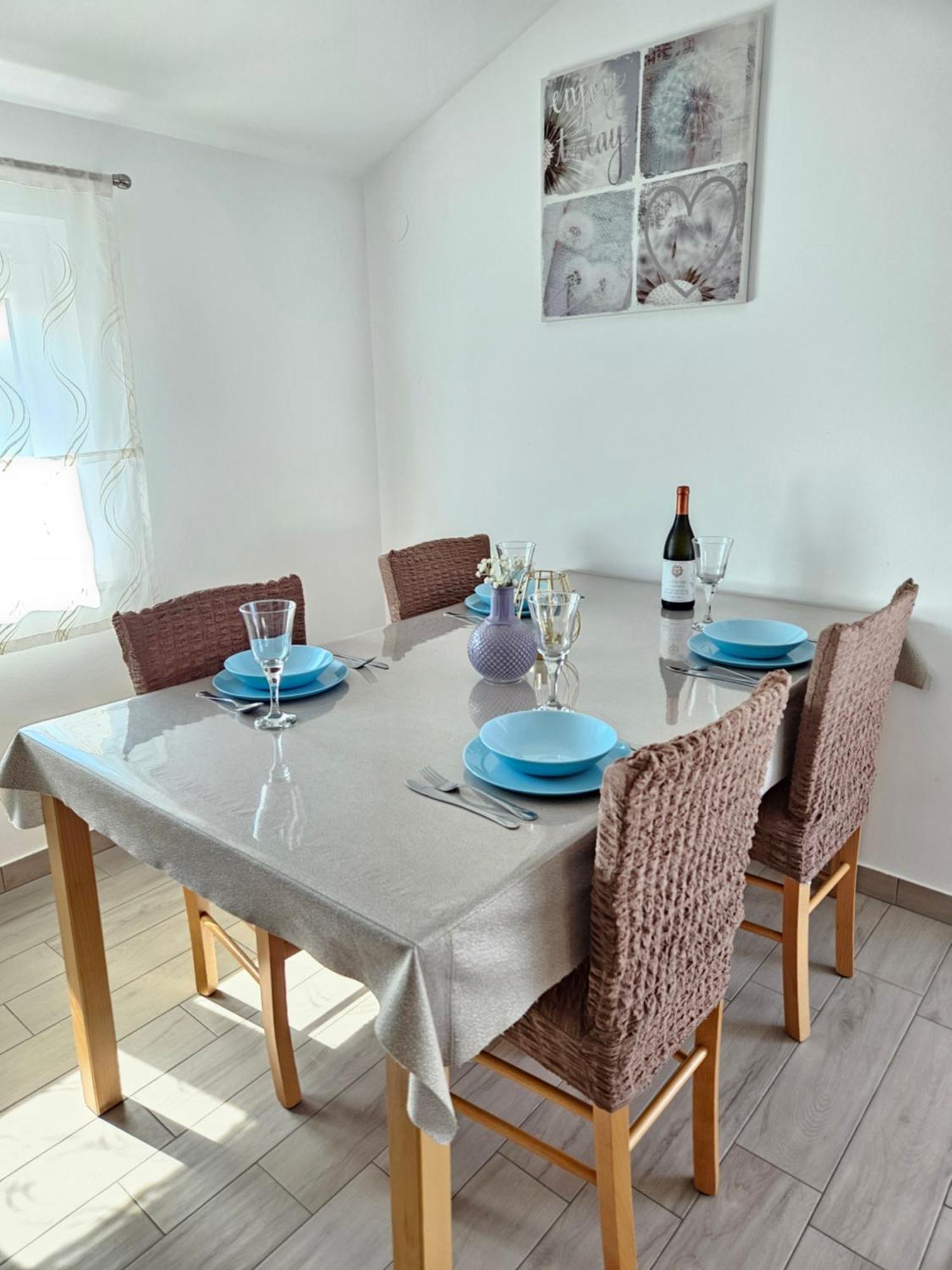 Apartment Vip พิโรวัซ ภายนอก รูปภาพ